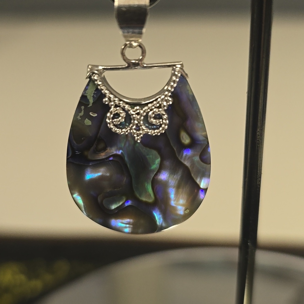 🆕️🐚Abalone Shell Pendant in Sterling Silver 🐚